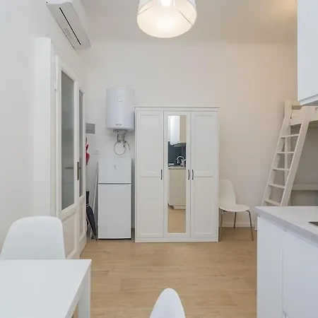Youhosty - Accademia 53 Quinto Apartment